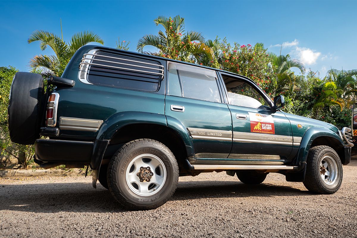 Toyota Land Cruiser VX 4x4 Automatic transmission, 5 seater