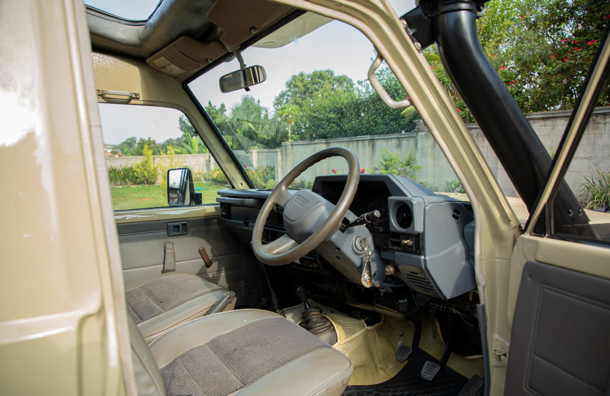 Land Cruiser Hard Top 8-Pax Stretch Extended Safari Landcruiser,  8 Seater, Manual Transmission